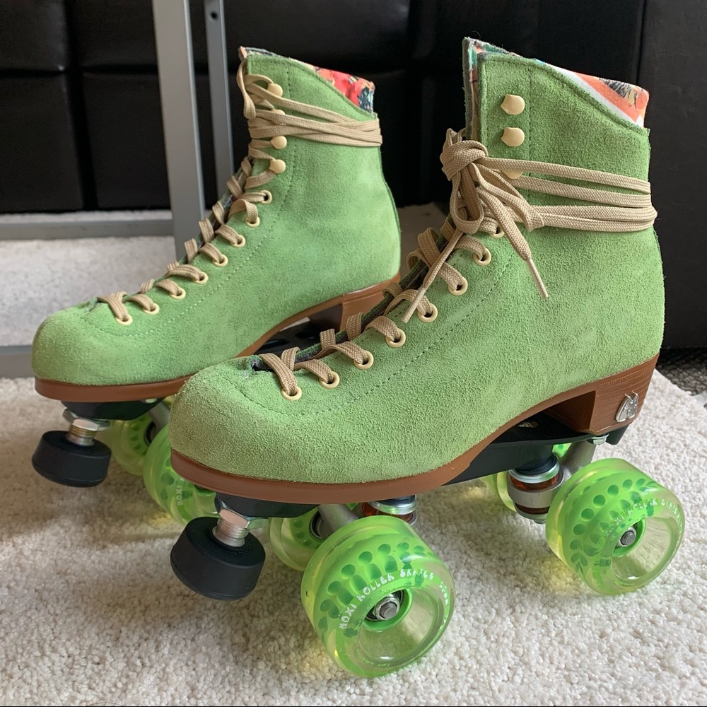 RARE MOXI SKATES HONEYDEW PLS CONTACT BEFORE BUYING